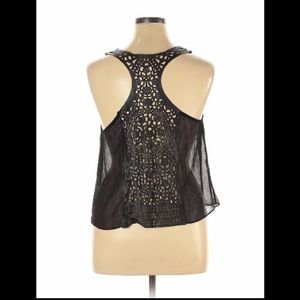 Sleeveless Blouse w. Detailed Back Cutout